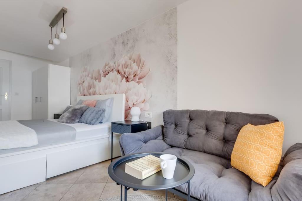 Cozy & Quiet Center Attic With Castle View - Vtub Lejlighed Prag